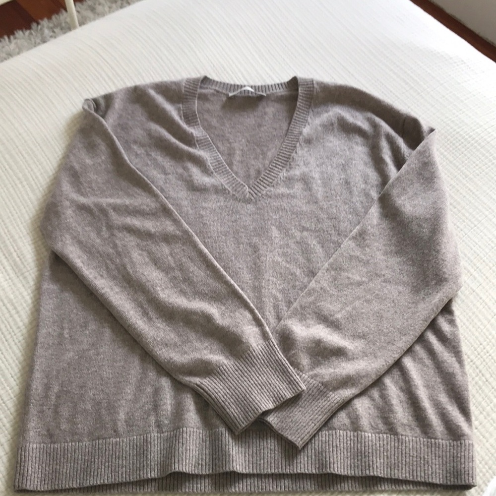 Everlane Classic V in Cashmere NWOT🤩